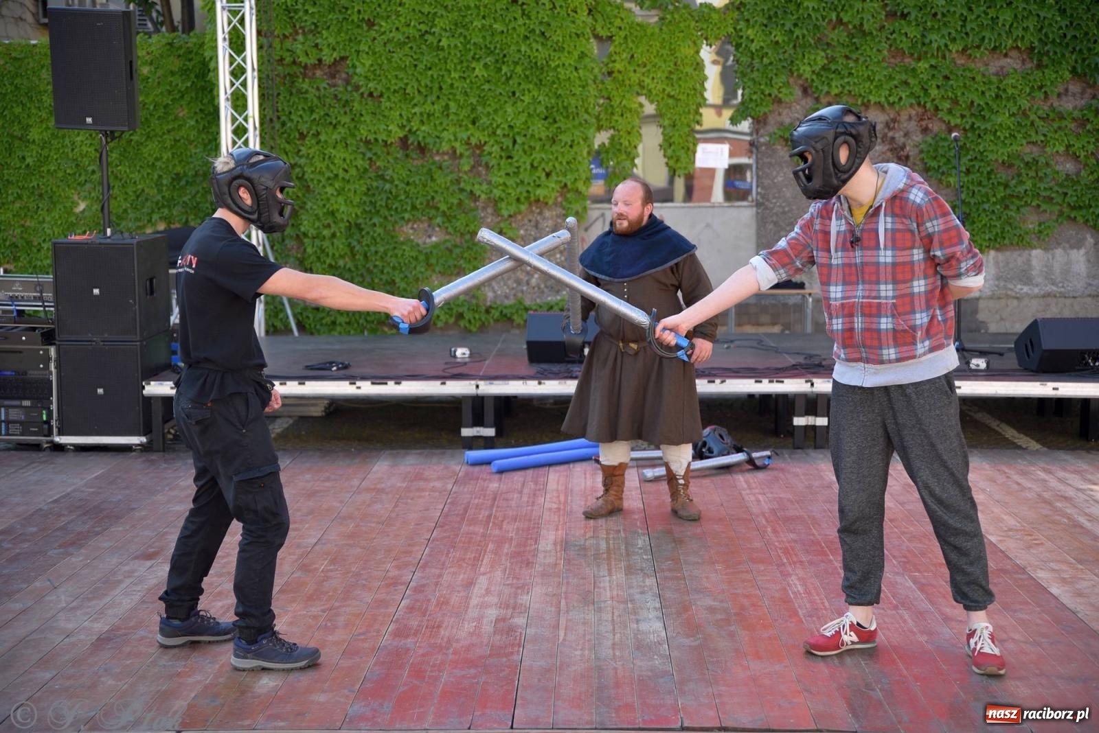 Zdjęcie w galerii na portalu naszraciborz.pl: Muzealny festiwal na placu Ofki Piastówny [FOTO i WIDEO] wiadomości z regionu