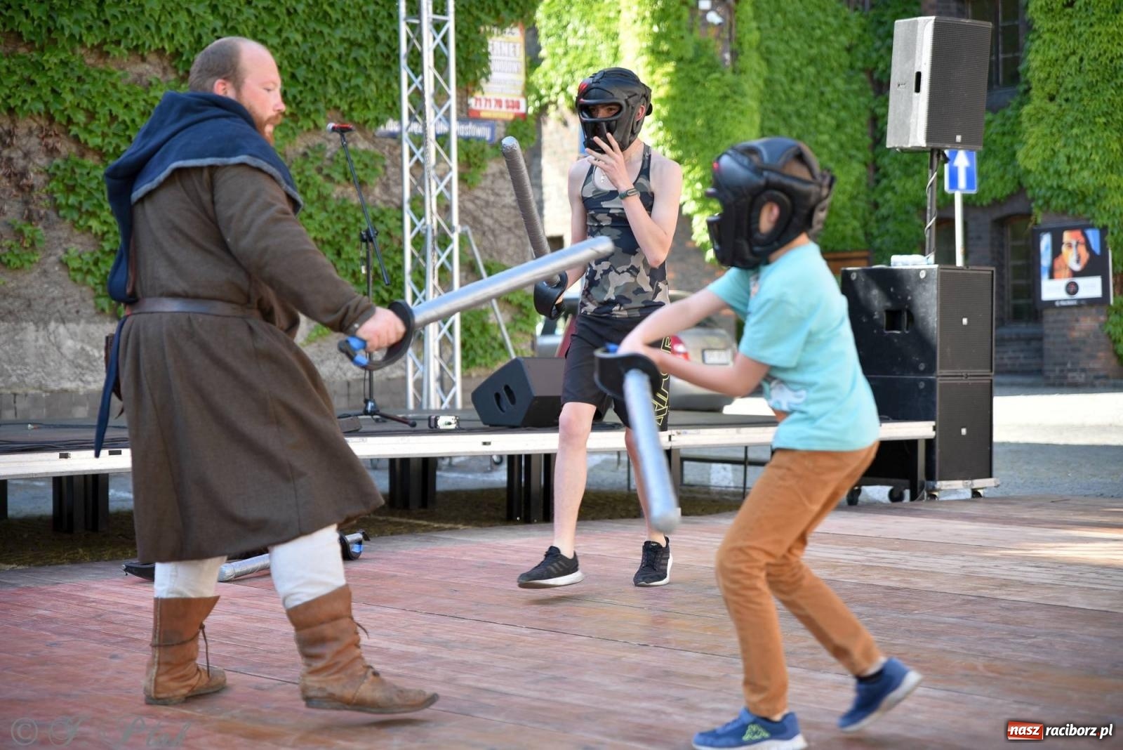 Zdjęcie w galerii na portalu naszraciborz.pl: Muzealny festiwal na placu Ofki Piastówny [FOTO i WIDEO] wiadomości z regionu