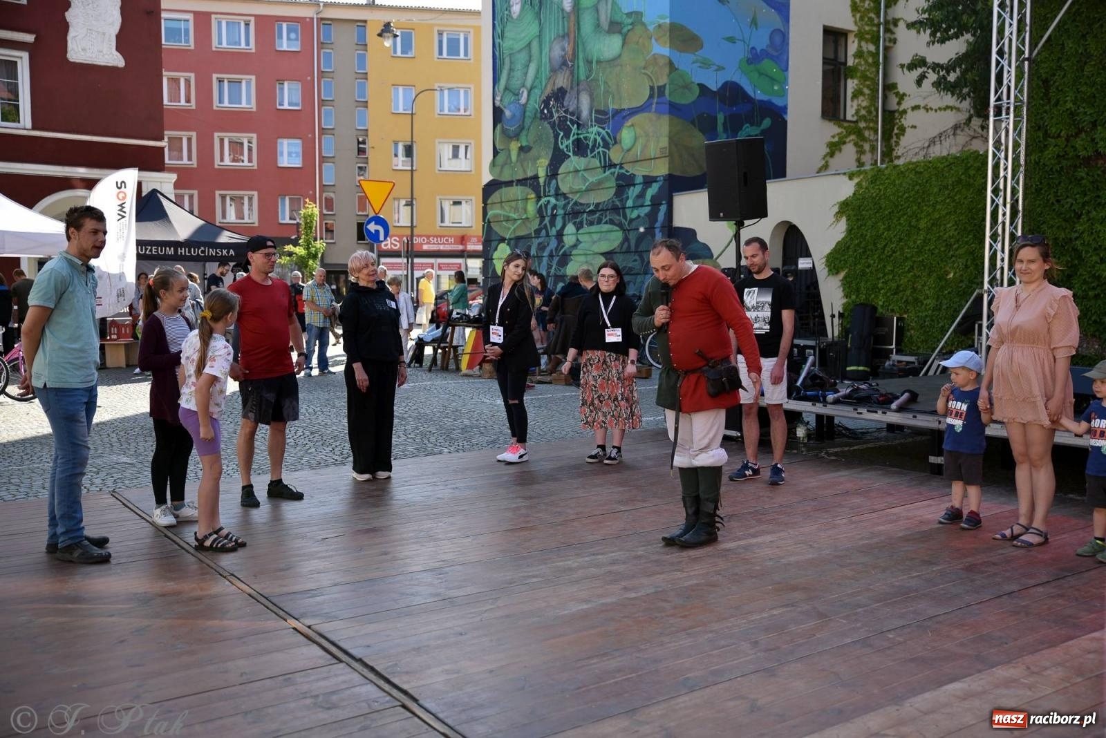 Zdjęcie w galerii na portalu naszraciborz.pl: Muzealny festiwal na placu Ofki Piastówny [FOTO i WIDEO] wiadomości z regionu