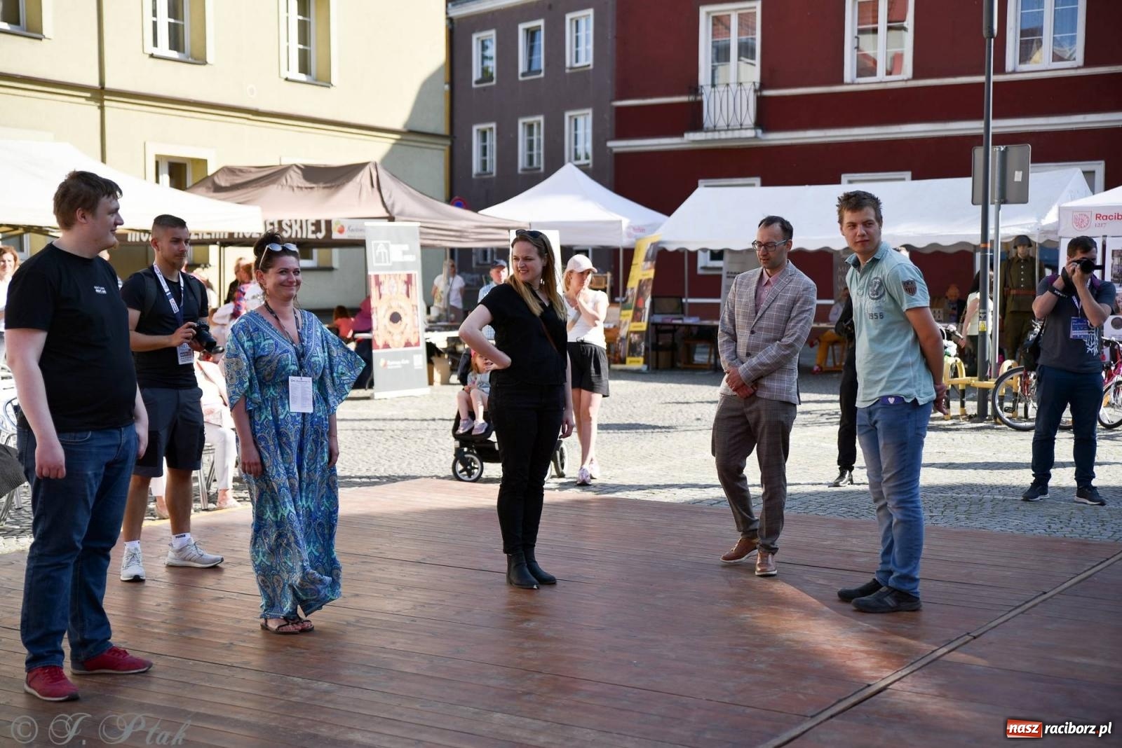 Zdjęcie w galerii na portalu naszraciborz.pl: Muzealny festiwal na placu Ofki Piastówny [FOTO i WIDEO] wiadomości z regionu