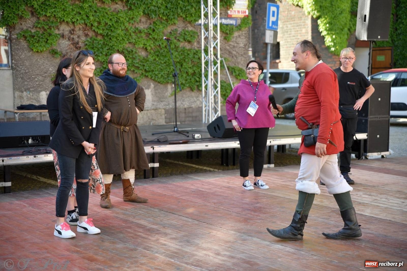 Zdjęcie w galerii na portalu naszraciborz.pl: Muzealny festiwal na placu Ofki Piastówny [FOTO i WIDEO] wiadomości z regionu