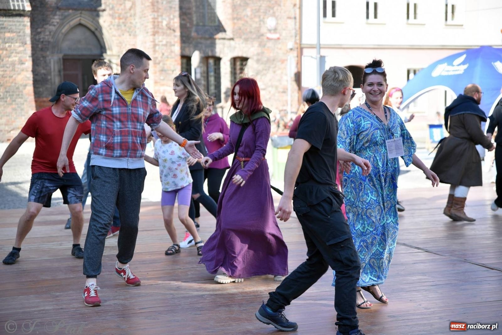 Zdjęcie w galerii na portalu naszraciborz.pl: Muzealny festiwal na placu Ofki Piastówny [FOTO i WIDEO] wiadomości z regionu