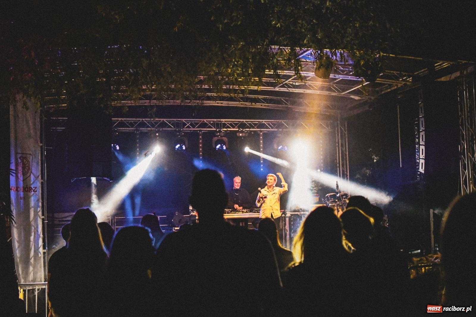 Zdjęcie w galerii na portalu naszraciborz.pl: Muzyczny FUN NAD ODRĄ do samego rana [FOTO i WIDEO] wiadomości z regionu