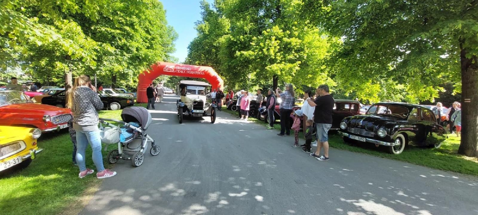 Zdjęcie w galerii na portalu naszraciborz.pl: Rajd Pruski znów zawitał na ziemię raciborską wiadomości z regionu