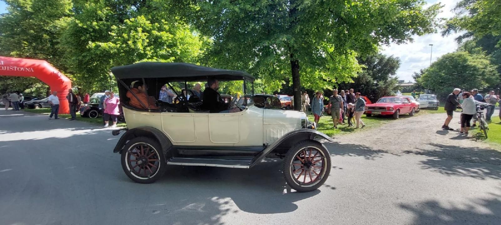 Zdjęcie w galerii na portalu naszraciborz.pl: Rajd Pruski znów zawitał na ziemię raciborską wiadomości z regionu