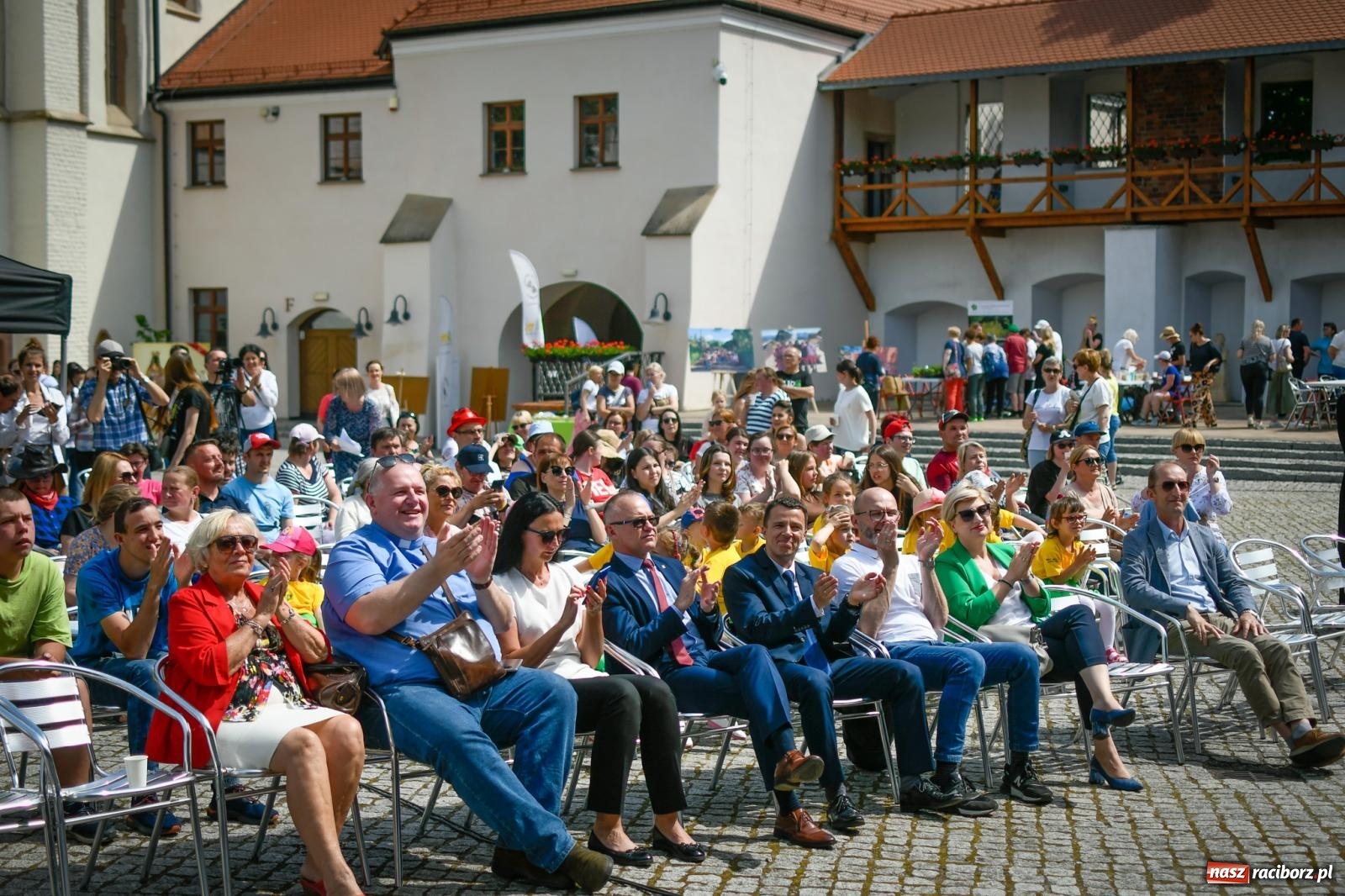 Zdjęcie w galerii na portalu naszraciborz.pl: Dziesiątka i przyjaciele na raciborskim zamku [FOTO i WIDEO] wiadomości z regionu