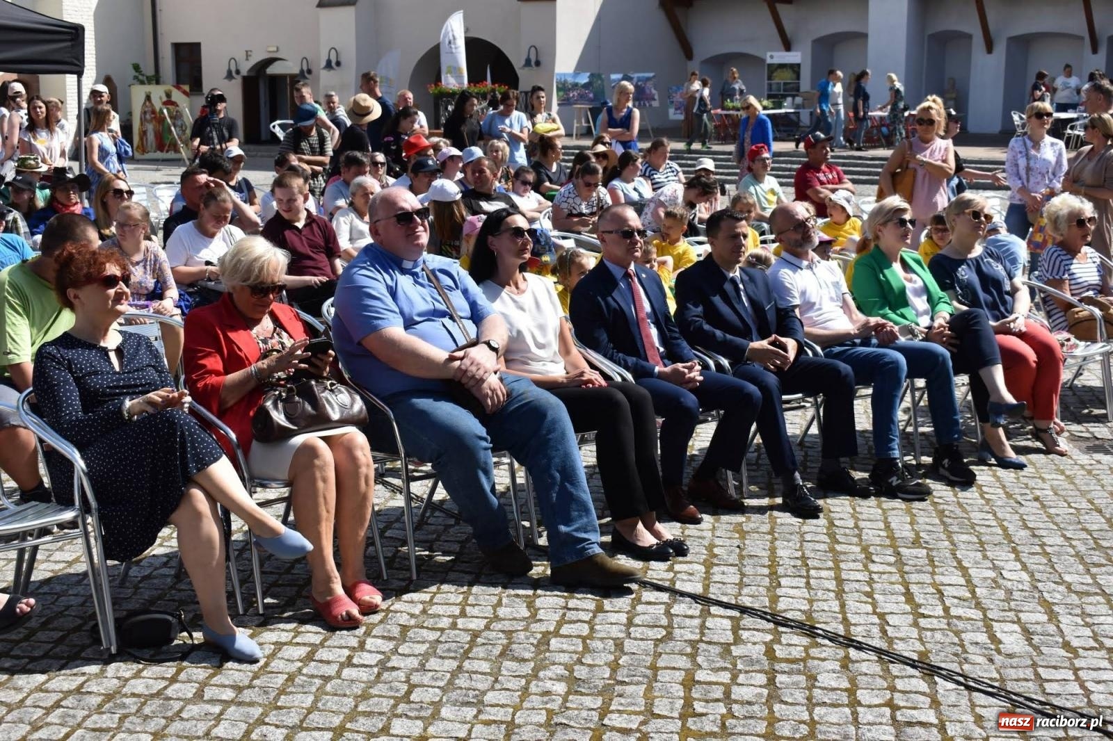 Zdjęcie w galerii na portalu naszraciborz.pl: Dziesiątka i przyjaciele na raciborskim zamku [FOTO i WIDEO] wiadomości z regionu
