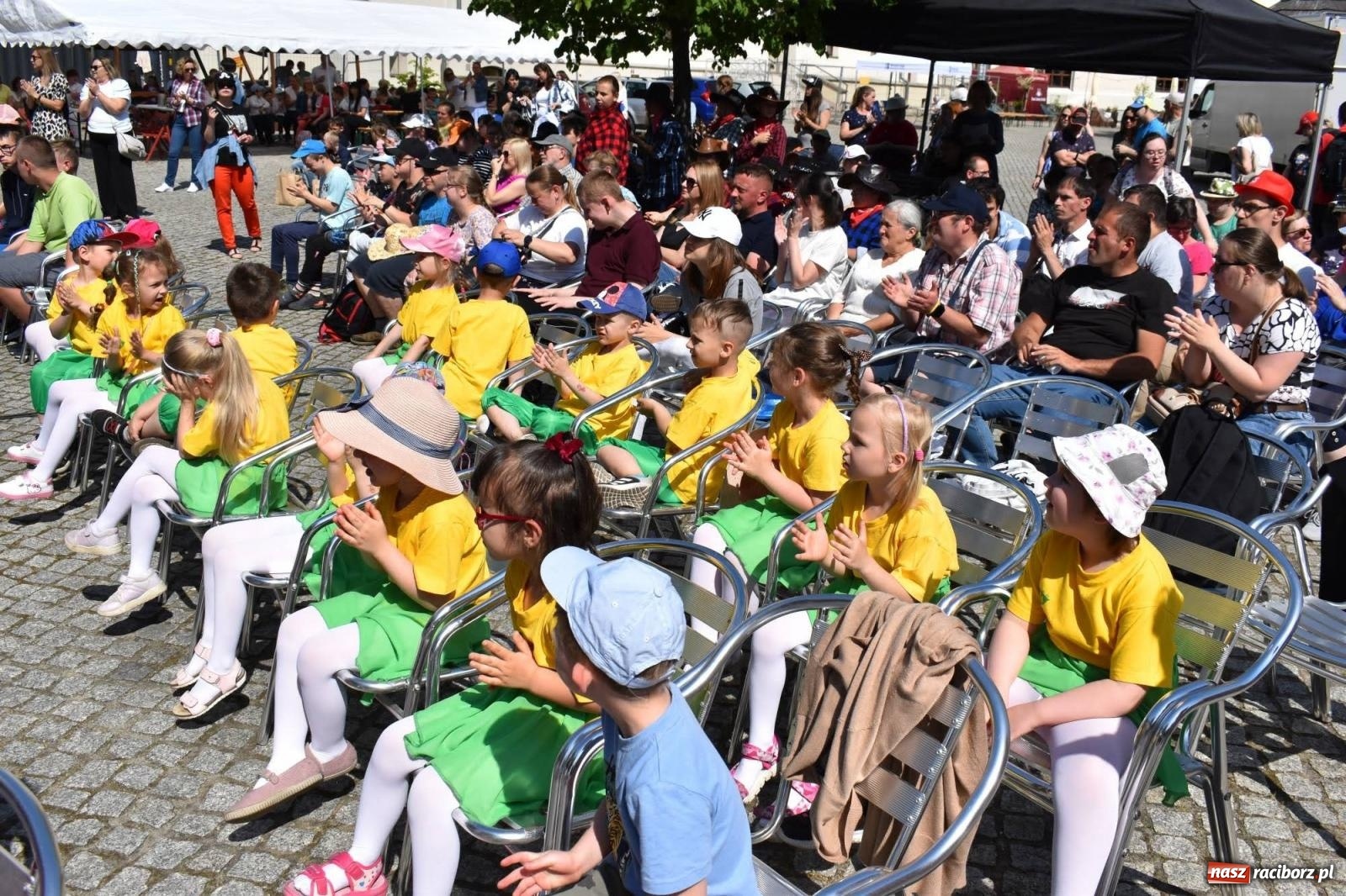 Zdjęcie w galerii na portalu naszraciborz.pl: Dziesiątka i przyjaciele na raciborskim zamku [FOTO i WIDEO] wiadomości z regionu
