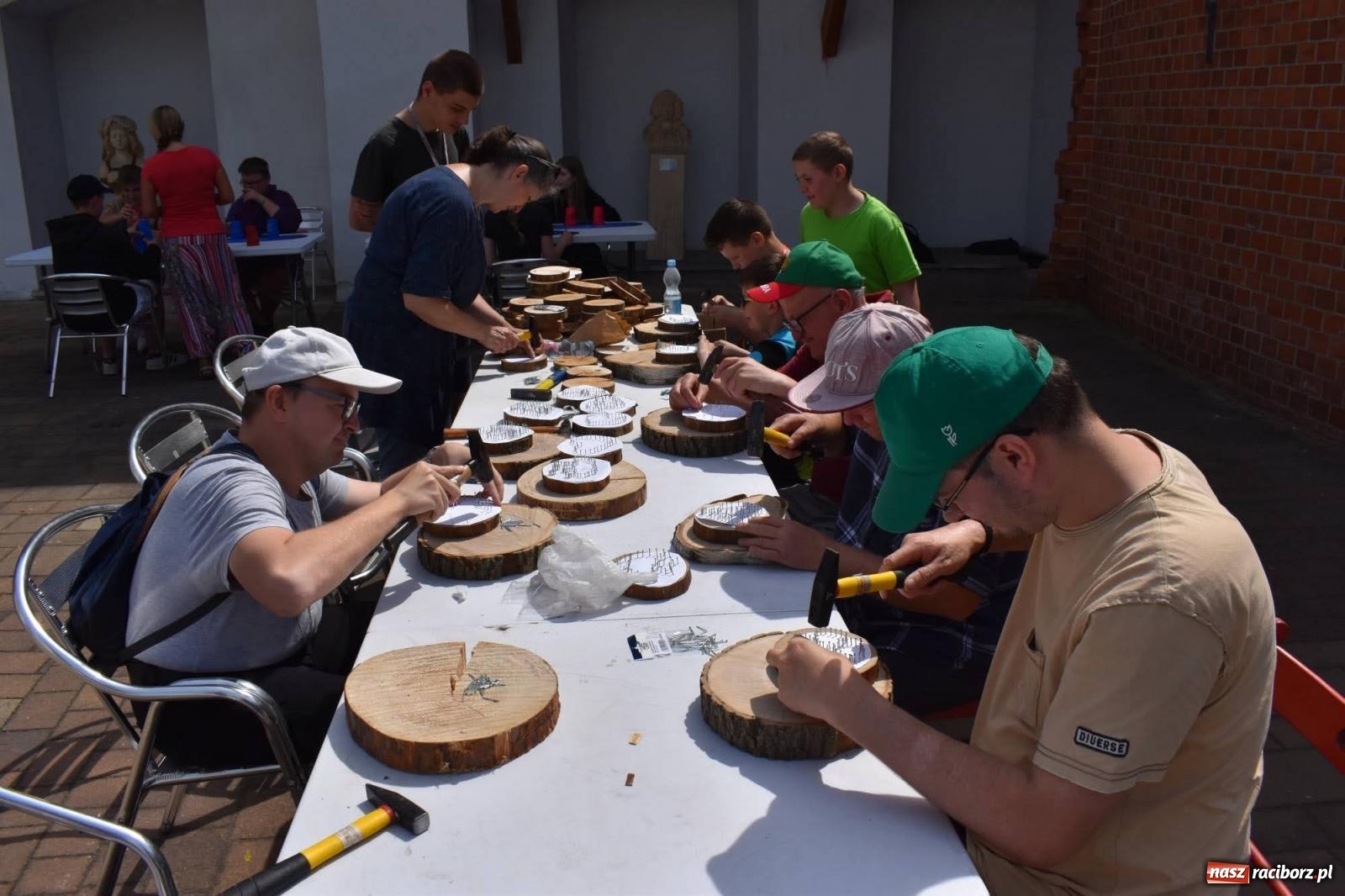 Zdjęcie w galerii na portalu naszraciborz.pl: Dziesiątka i przyjaciele na raciborskim zamku [FOTO i WIDEO] wiadomości z regionu