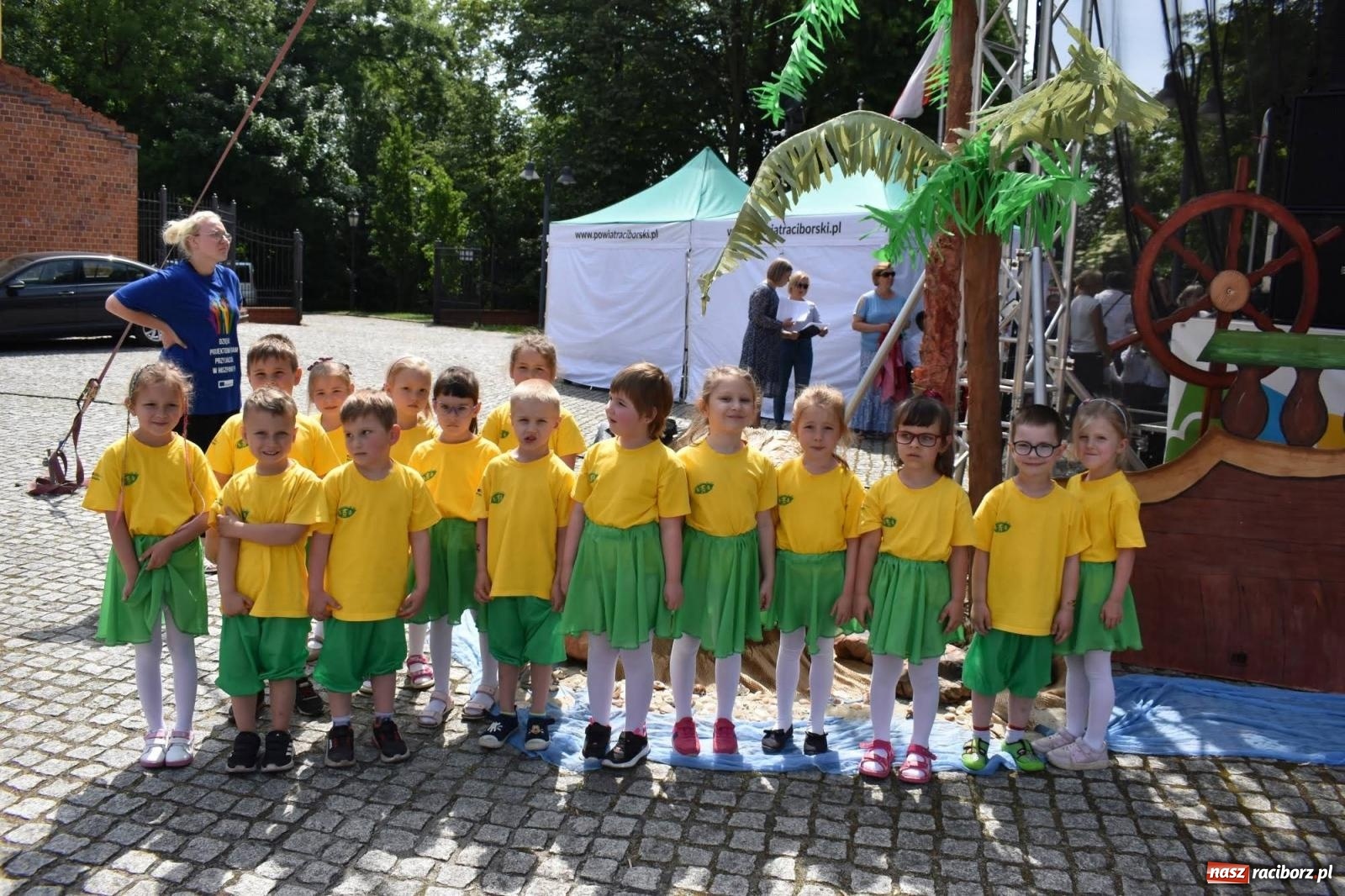 Zdjęcie w galerii na portalu naszraciborz.pl: Dziesiątka i przyjaciele na raciborskim zamku [FOTO i WIDEO] wiadomości z regionu