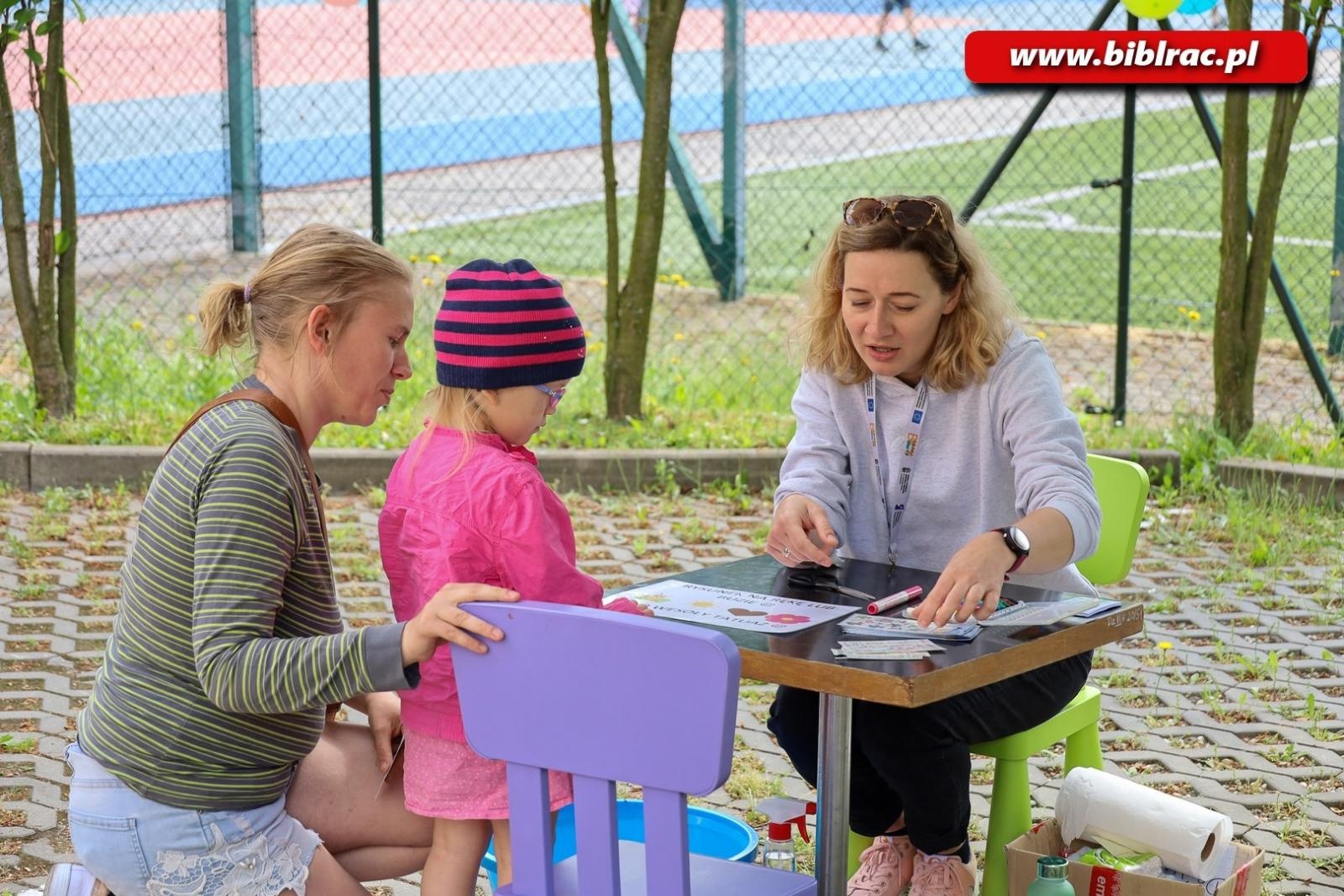 Zdjęcie w galerii na portalu naszraciborz.pl: Dzień Dziecka z raciborską książnicą wiadomości z regionu