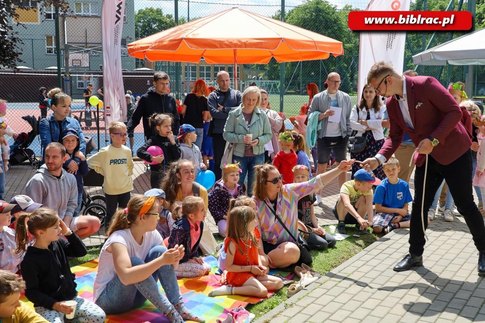 Zdjęcie w galerii na portalu naszraciborz.pl: Dzień Dziecka z raciborską książnicą wiadomości z regionu