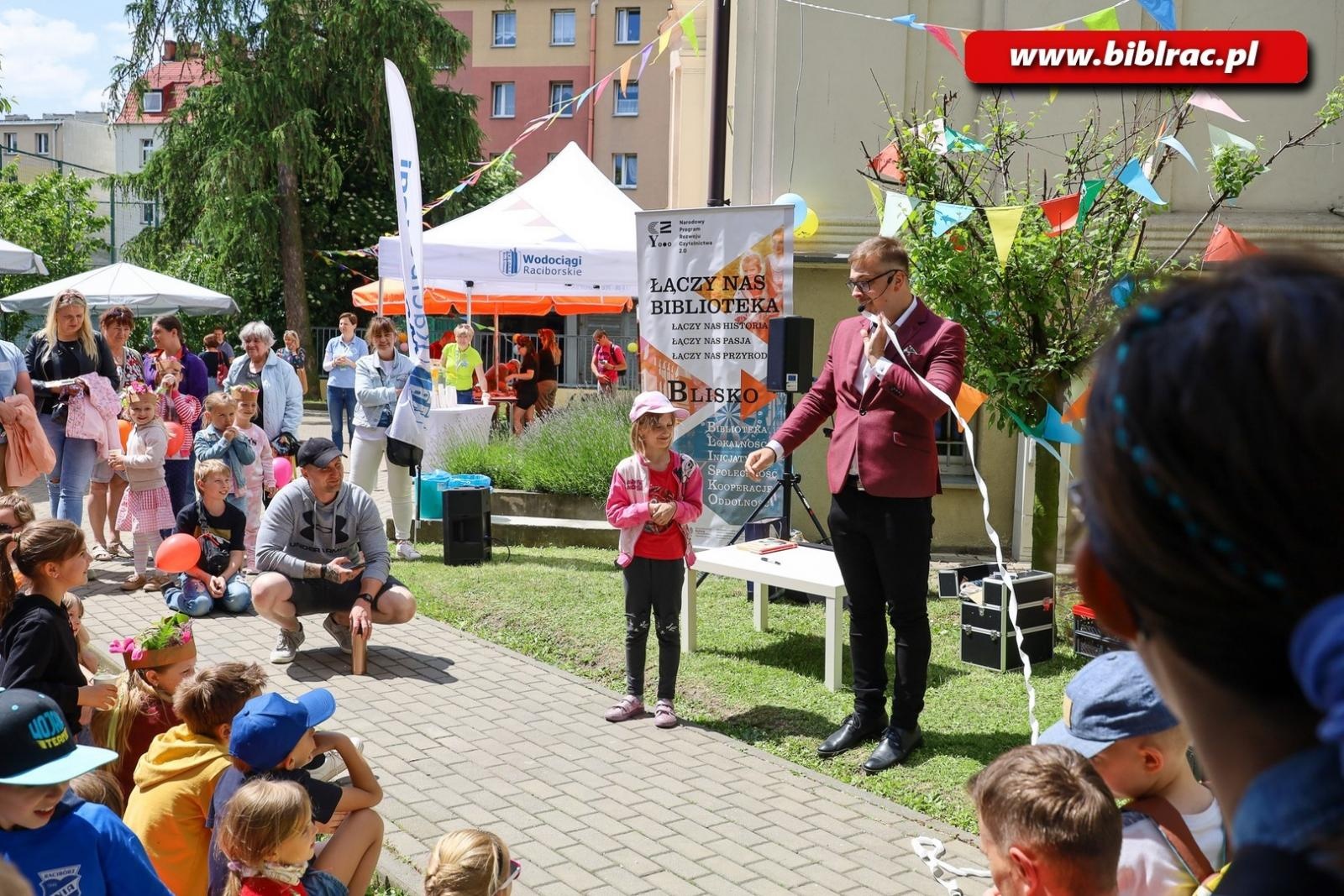 Zdjęcie w galerii na portalu naszraciborz.pl: Dzień Dziecka z raciborską książnicą wiadomości z regionu