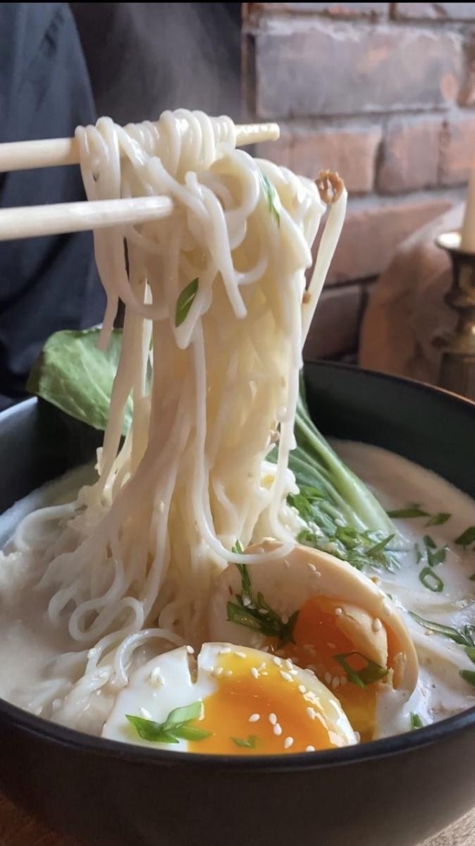 Zdjęcie w galerii na portalu naszraciborz.pl: Takie kolorowe kulinarne cudeńka można zamówić w Raciborzu wiadomości z regionu