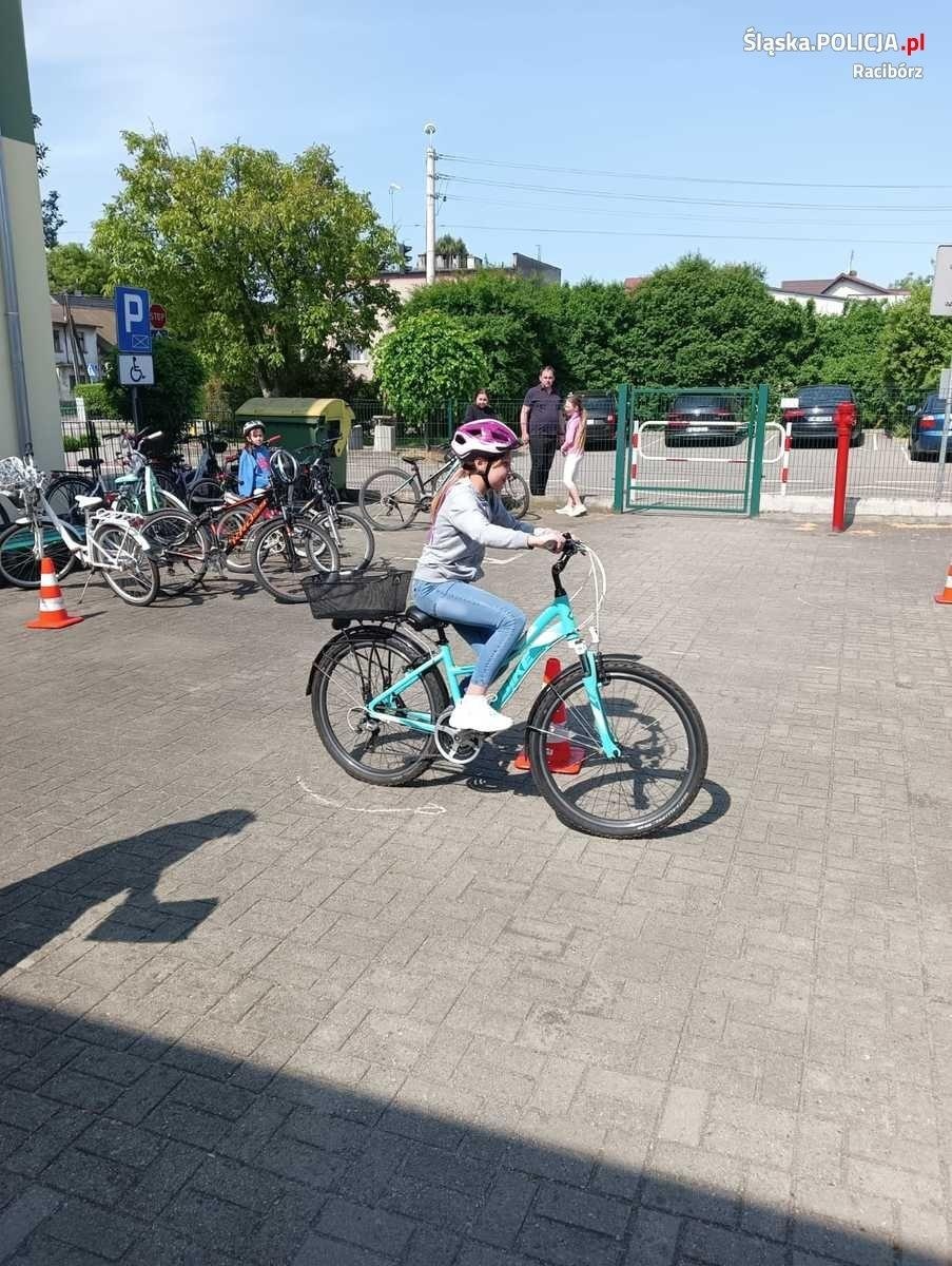 Zdjęcie w galerii na portalu naszraciborz.pl: Pierwsze prawo jazdy młodych rowerzystów z powiatu raciborskiego wiadomości z regionu