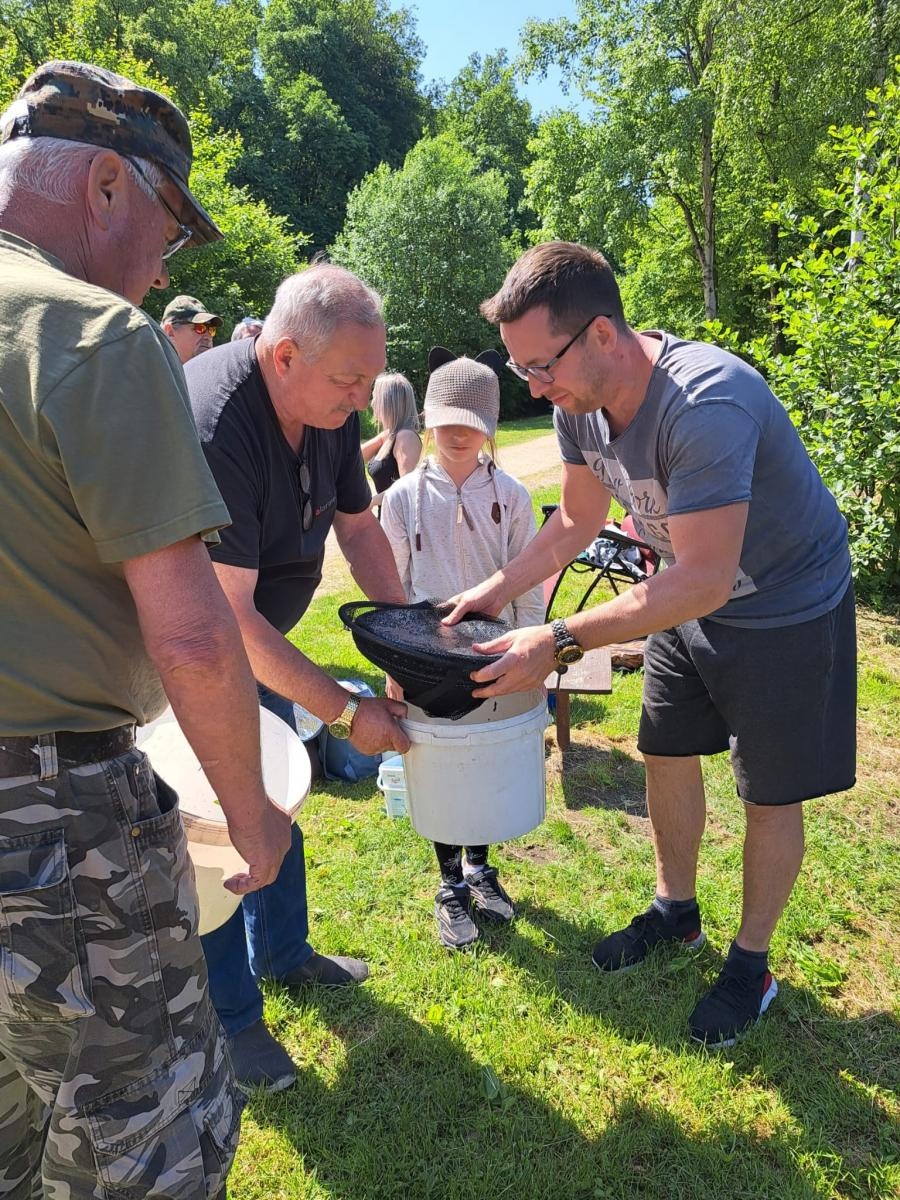 Zdjęcie w galerii na portalu naszraciborz.pl: Dzień Dziecka na łowisku. Zawody wędkarskie w Oborze wiadomości z regionu