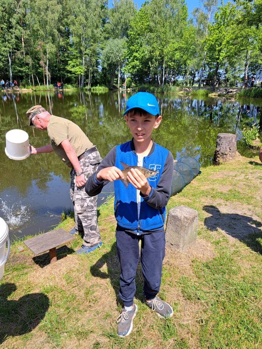 Zdjęcie w galerii na portalu naszraciborz.pl: Dzień Dziecka na łowisku. Zawody wędkarskie w Oborze wiadomości z regionu