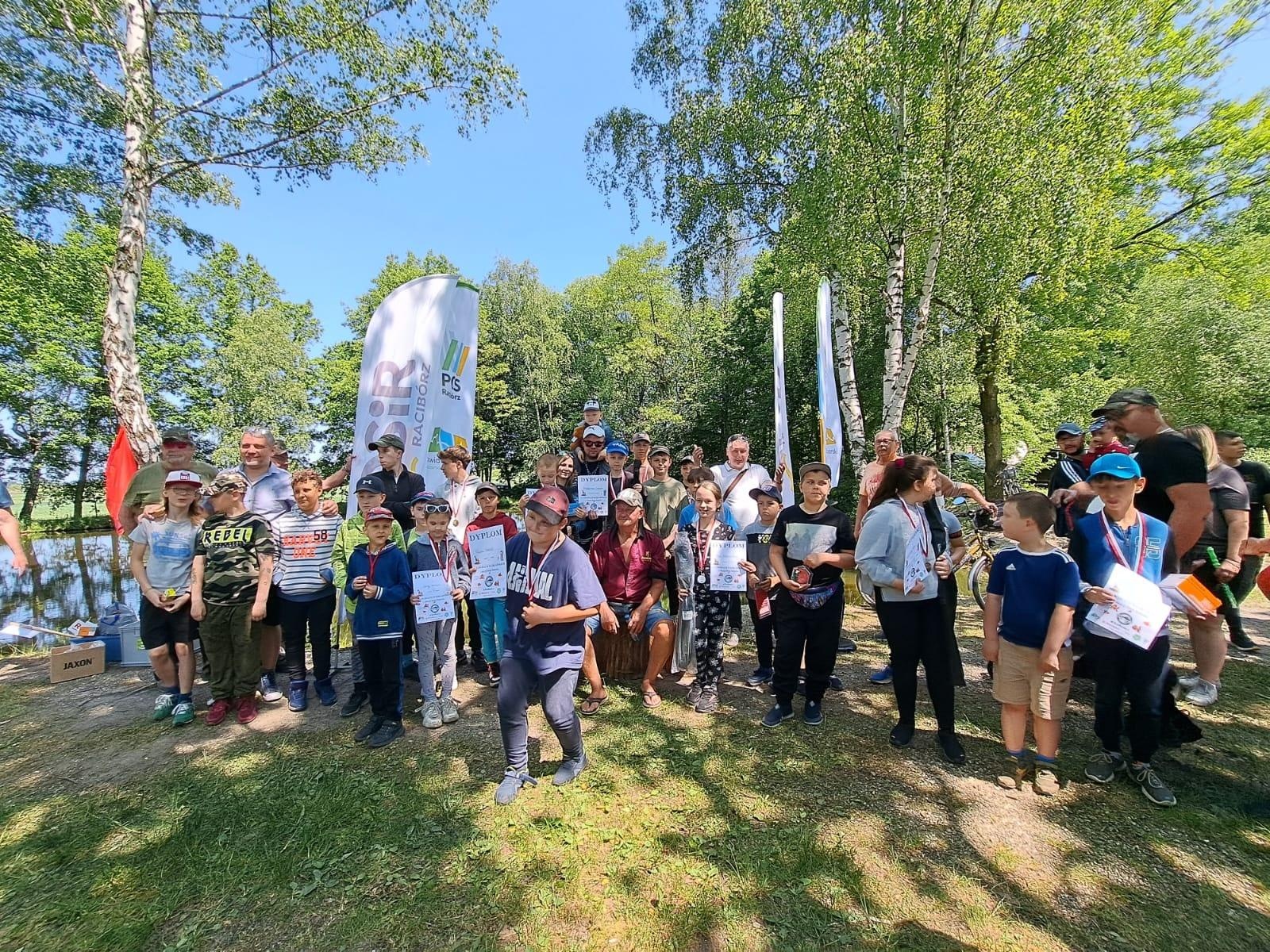 Zdjęcie w galerii na portalu naszraciborz.pl: Dzień Dziecka na łowisku. Zawody wędkarskie w Oborze wiadomości z regionu