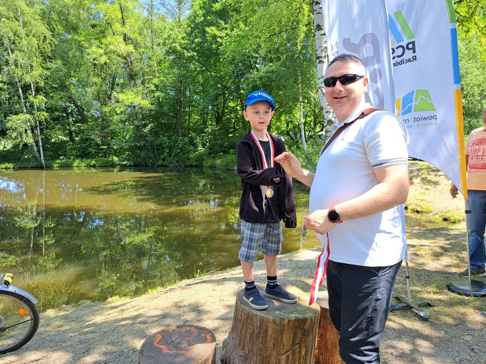 Zdjęcie w galerii na portalu naszraciborz.pl: Dzień Dziecka na łowisku. Zawody wędkarskie w Oborze wiadomości z regionu