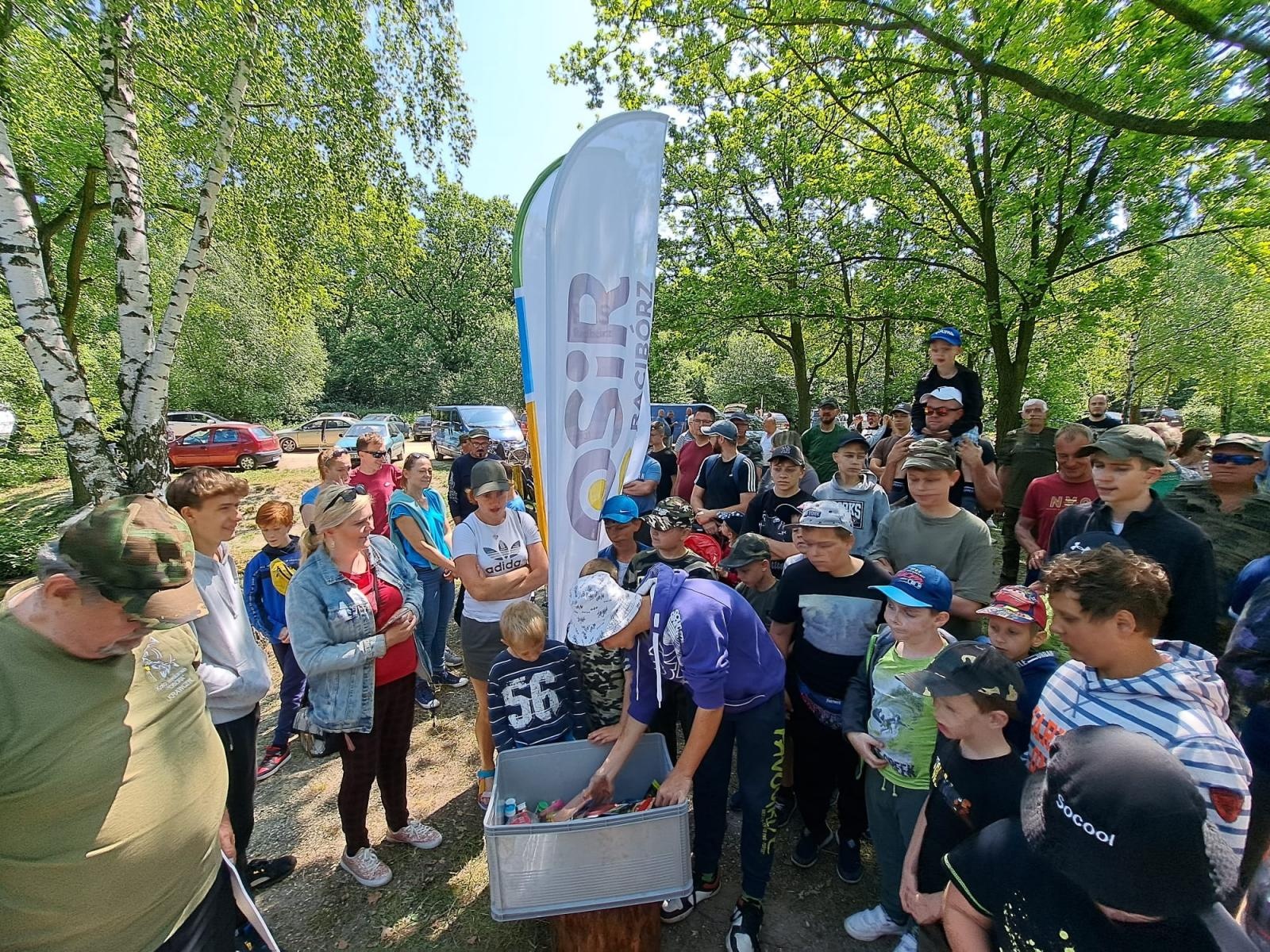 Zdjęcie w galerii na portalu naszraciborz.pl: Dzień Dziecka na łowisku. Zawody wędkarskie w Oborze wiadomości z regionu