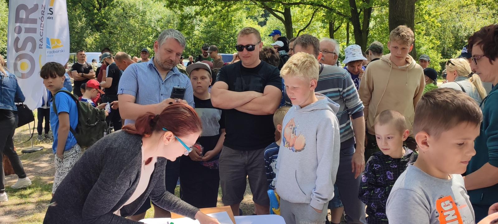 Zdjęcie w galerii na portalu naszraciborz.pl: Dzień Dziecka na łowisku. Zawody wędkarskie w Oborze wiadomości z regionu