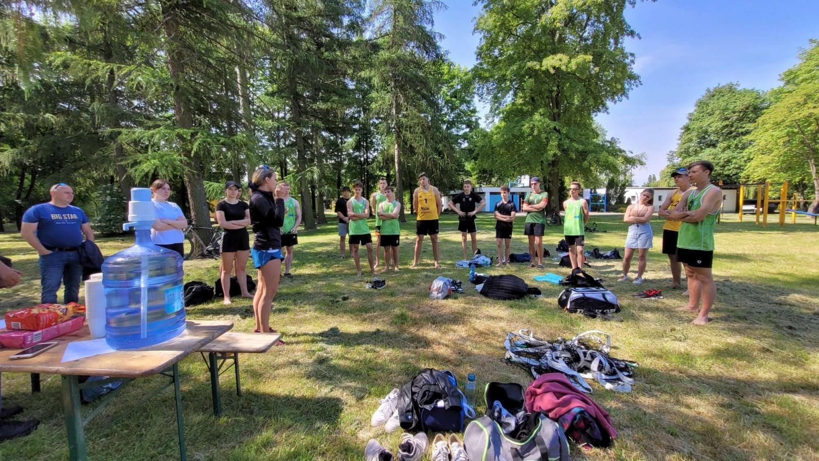 Zdjęcie w galerii na portalu naszraciborz.pl: Siatkówka plażowa. II LO i Mechanik z awansem wiadomości z regionu