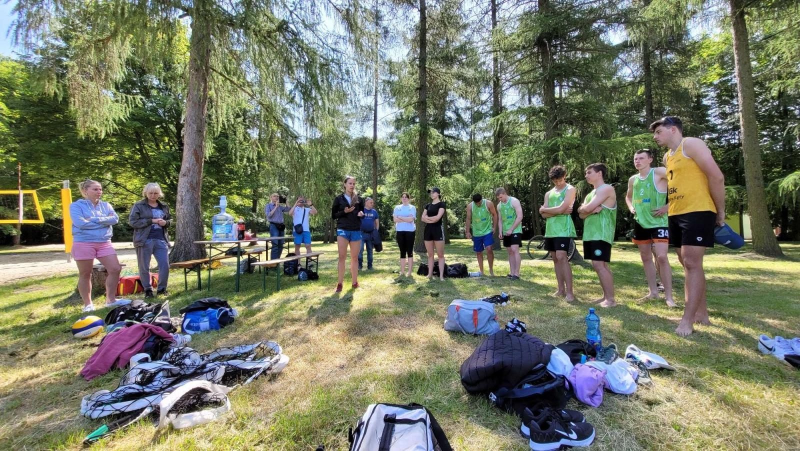 Zdjęcie w galerii na portalu naszraciborz.pl: Siatkówka plażowa. II LO i Mechanik z awansem wiadomości z regionu