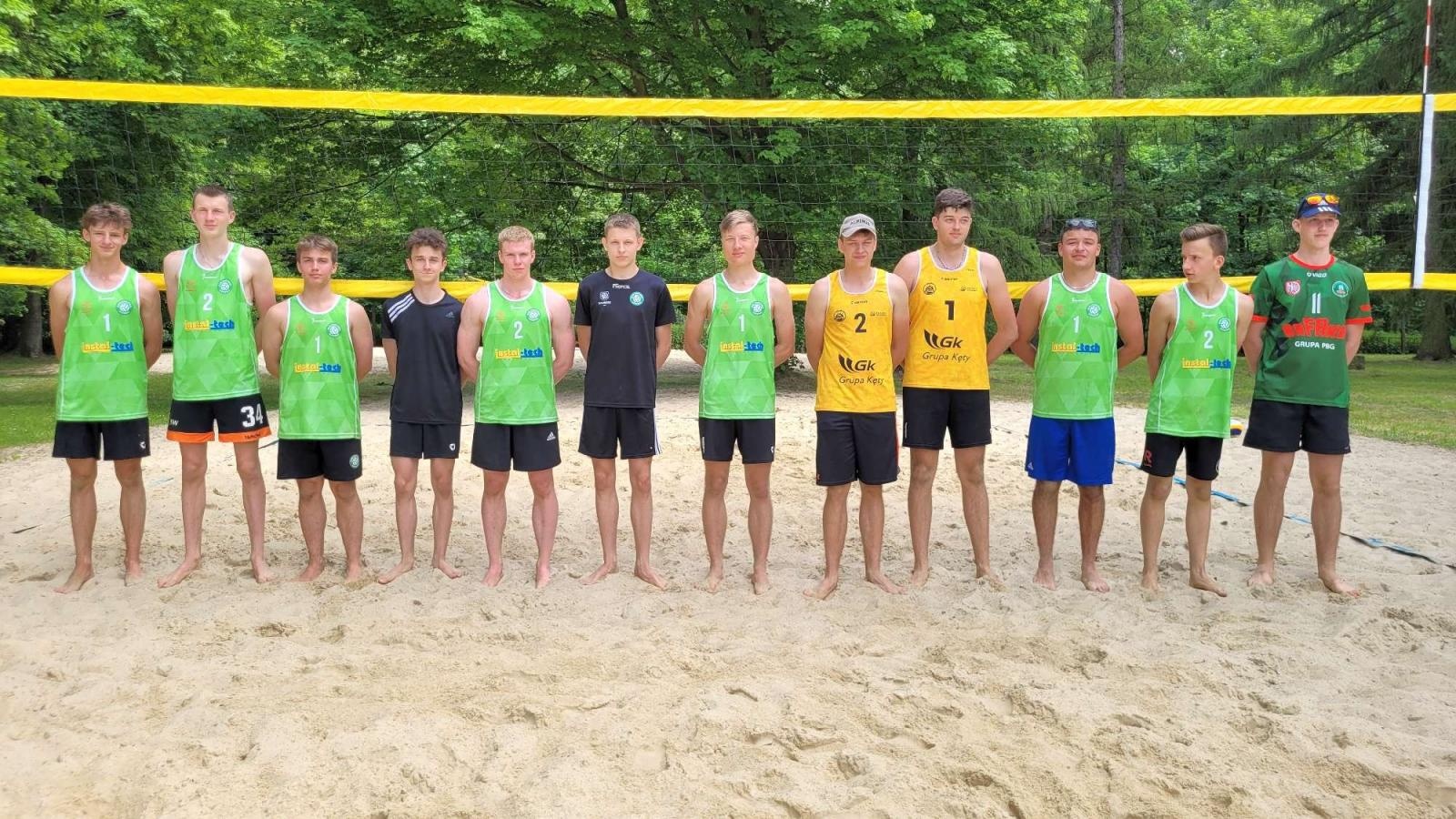 Zdjęcie w galerii na portalu naszraciborz.pl: Siatkówka plażowa. II LO i Mechanik z awansem wiadomości z regionu