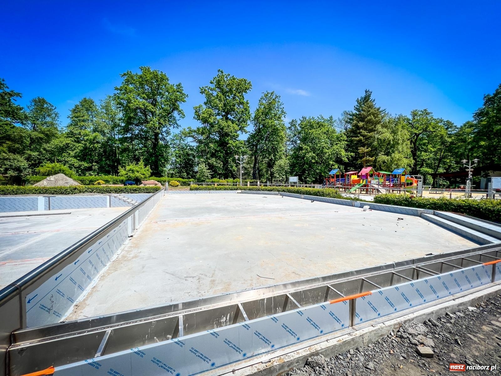 Zdjęcie w galerii na portalu naszraciborz.pl: W szymocickim AquaBraxie finiszuje budowa nowego basenu [FOTO] wiadomości z regionu