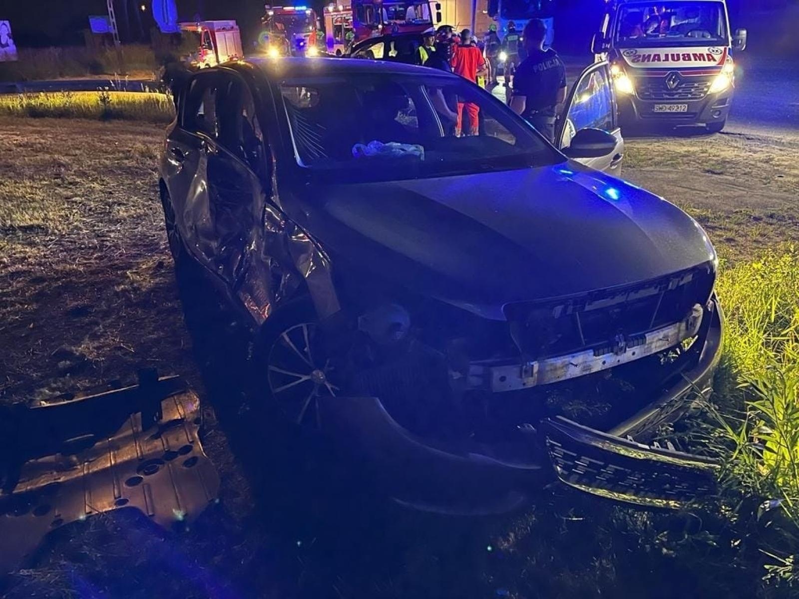 Zdjęcie w galerii na portalu naszraciborz.pl: Nieustąpienie pierwszeństwa przyczyną zderzenia w Syryni [FOTO] wiadomości z regionu