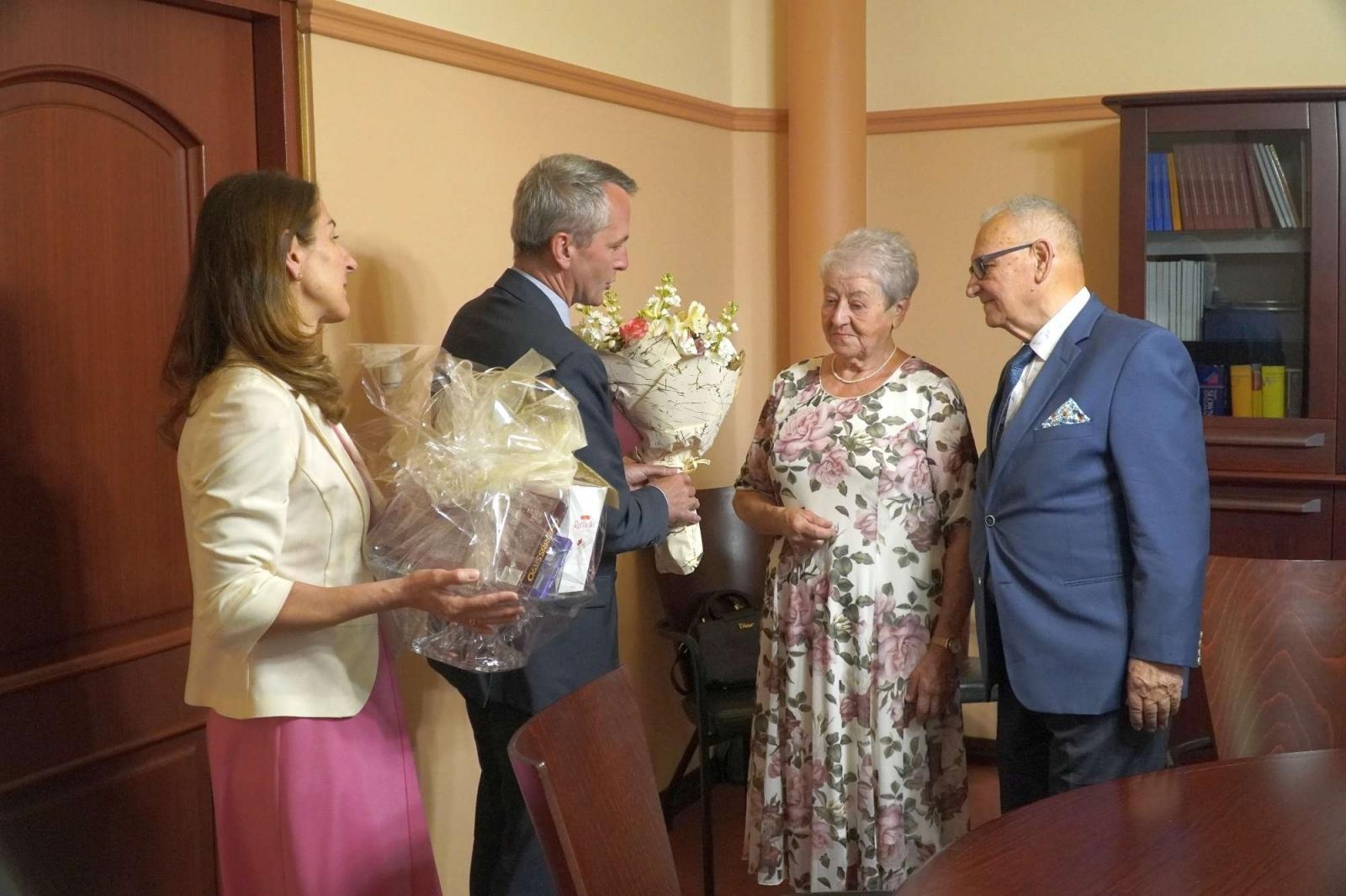 Zdjęcie w galerii na portalu naszraciborz.pl: Państwo Swobodowie świętują 60-lecie pożycia małżeńskiego wiadomości z regionu