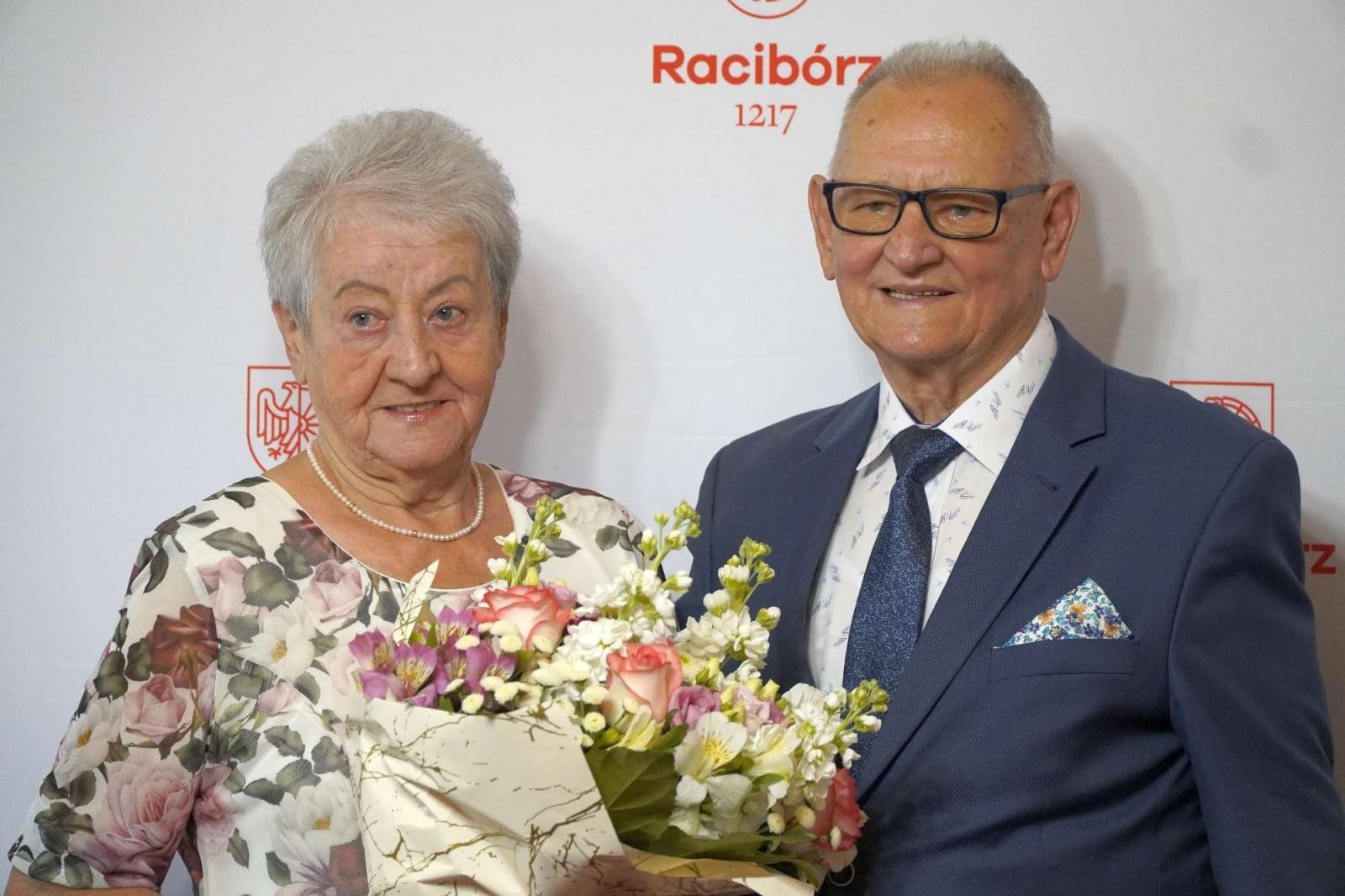 Zdjęcie w galerii na portalu naszraciborz.pl: Państwo Swobodowie świętują 60-lecie pożycia małżeńskiego wiadomości z regionu