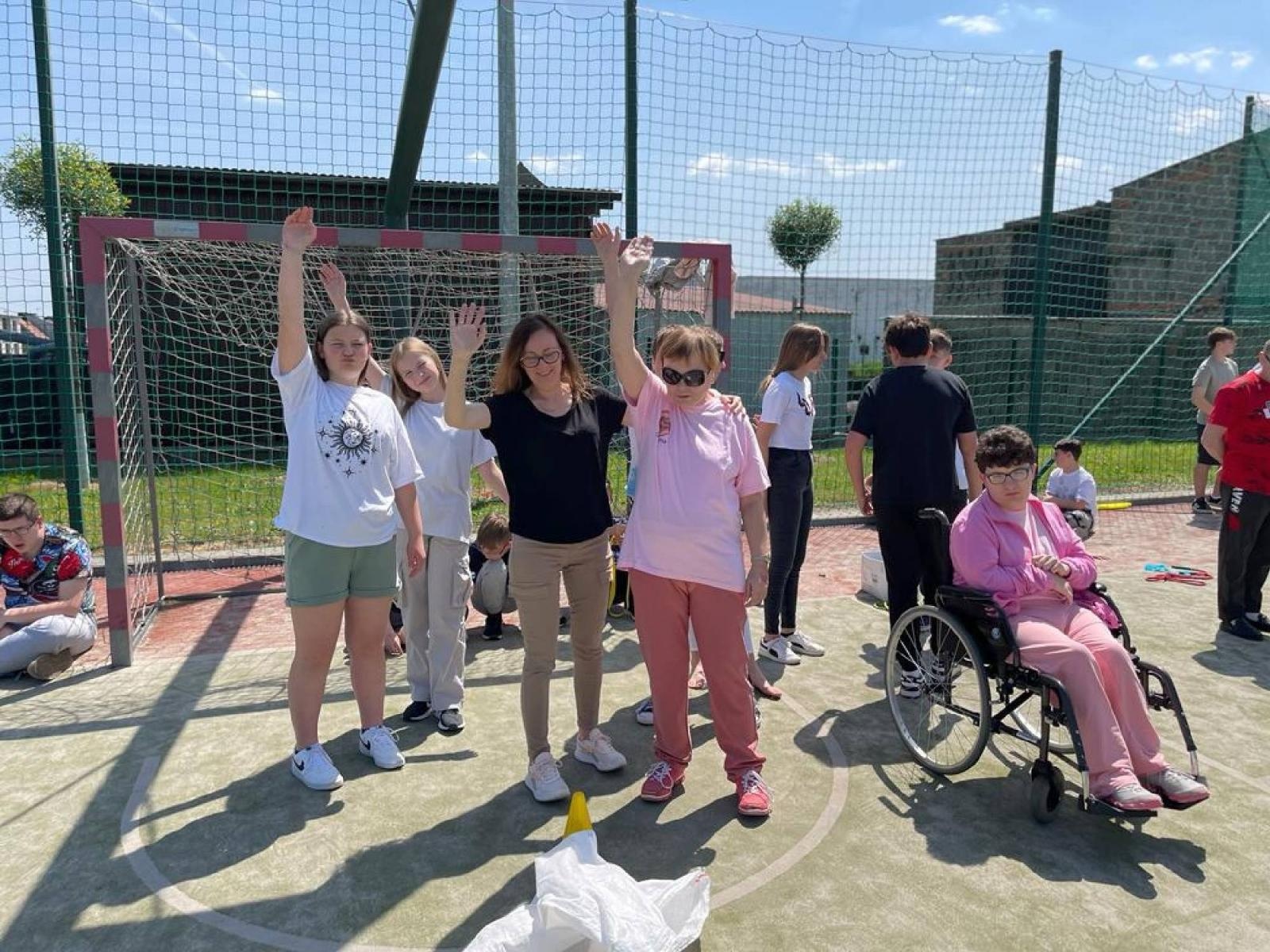 Zdjęcie w galerii na portalu naszraciborz.pl: Dzień Wdzięczności w Szkole Podstawowej w Bieńkowicach wiadomości z regionu