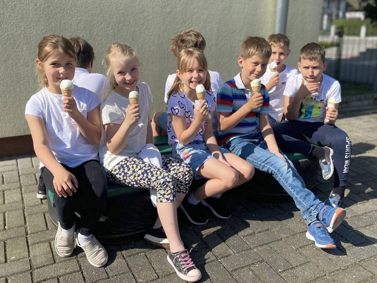 Zdjęcie w galerii na portalu naszraciborz.pl: Dzień Wdzięczności w Szkole Podstawowej w Bieńkowicach wiadomości z regionu