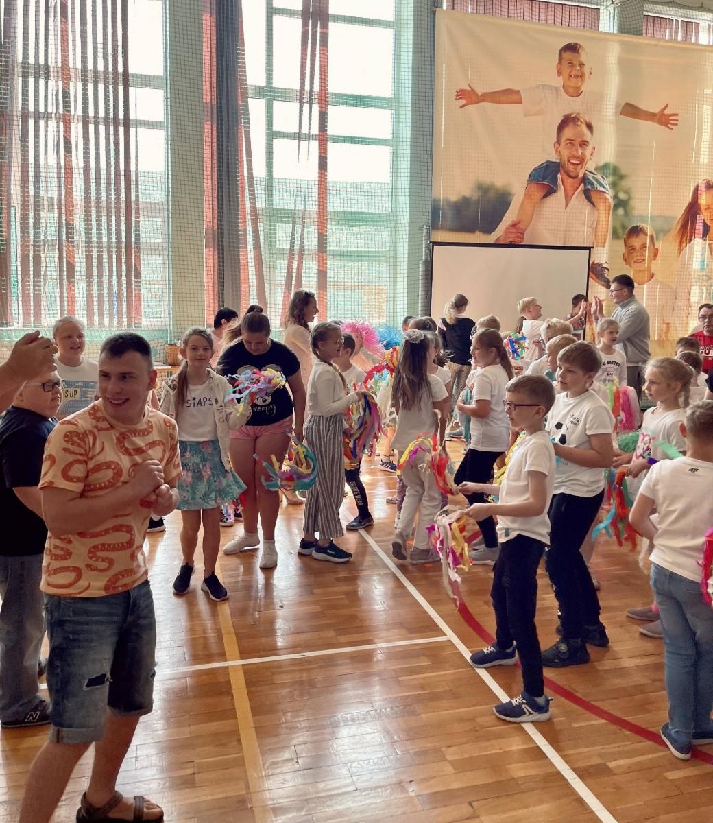 Zdjęcie w galerii na portalu naszraciborz.pl: Dzień Wdzięczności w Szkole Podstawowej w Bieńkowicach wiadomości z regionu