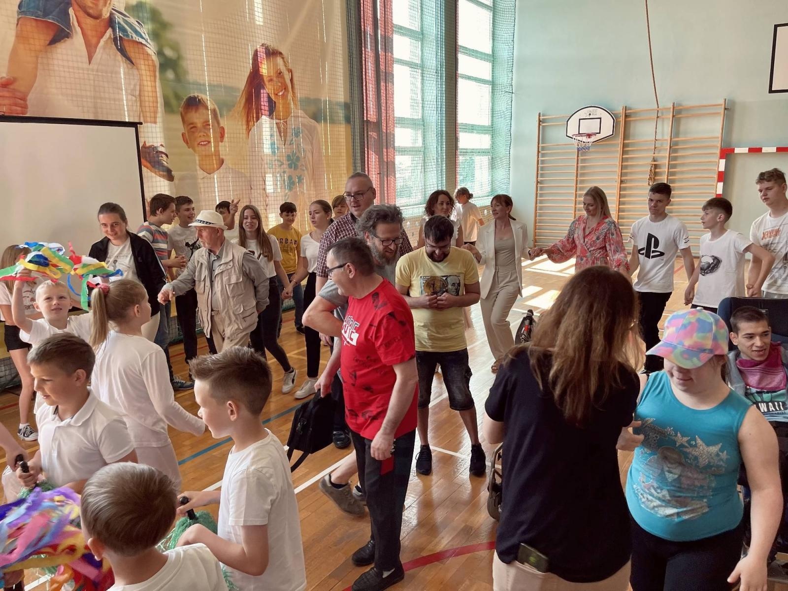 Zdjęcie w galerii na portalu naszraciborz.pl: Dzień Wdzięczności w Szkole Podstawowej w Bieńkowicach wiadomości z regionu