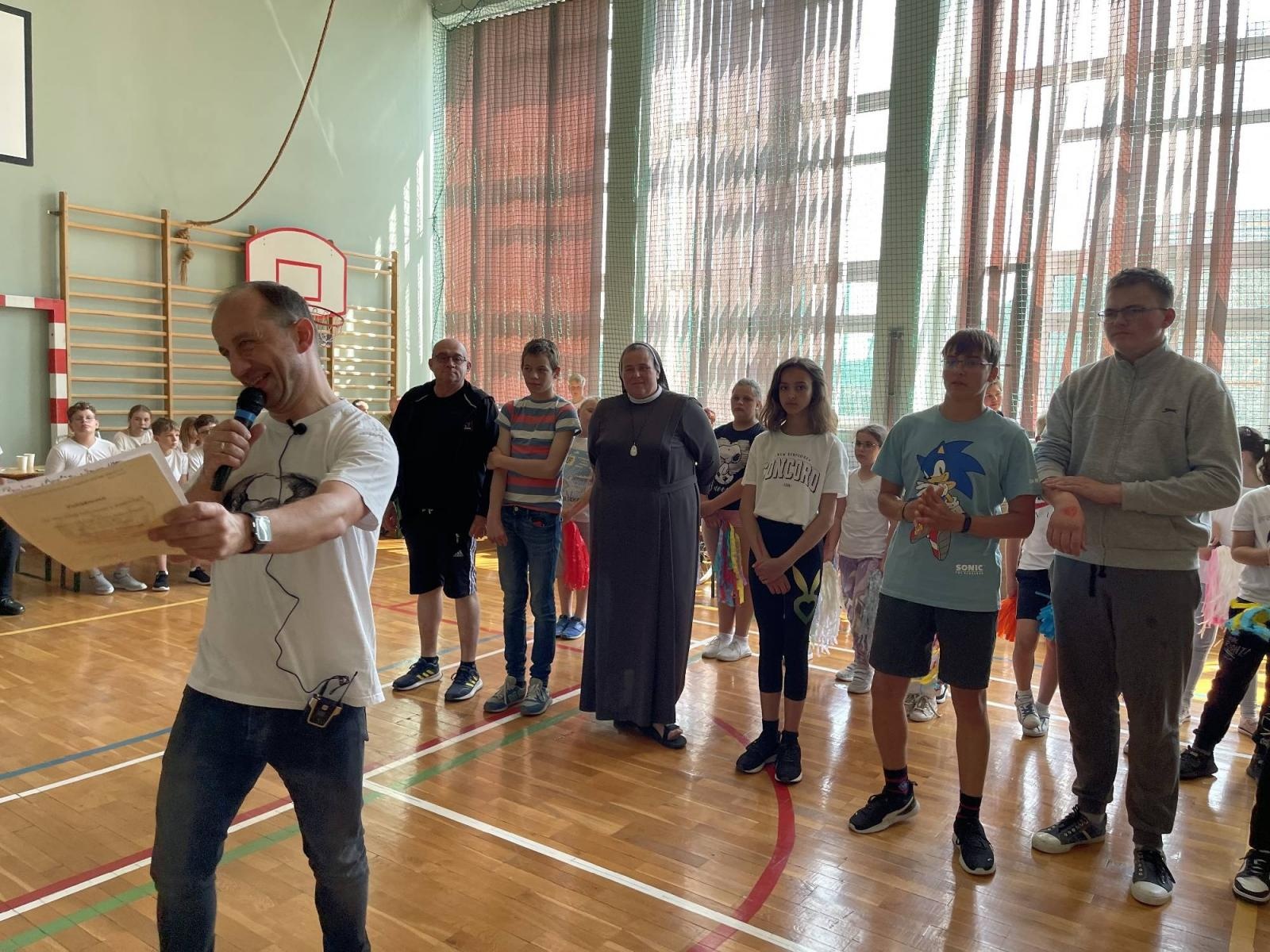 Zdjęcie w galerii na portalu naszraciborz.pl: Dzień Wdzięczności w Szkole Podstawowej w Bieńkowicach wiadomości z regionu