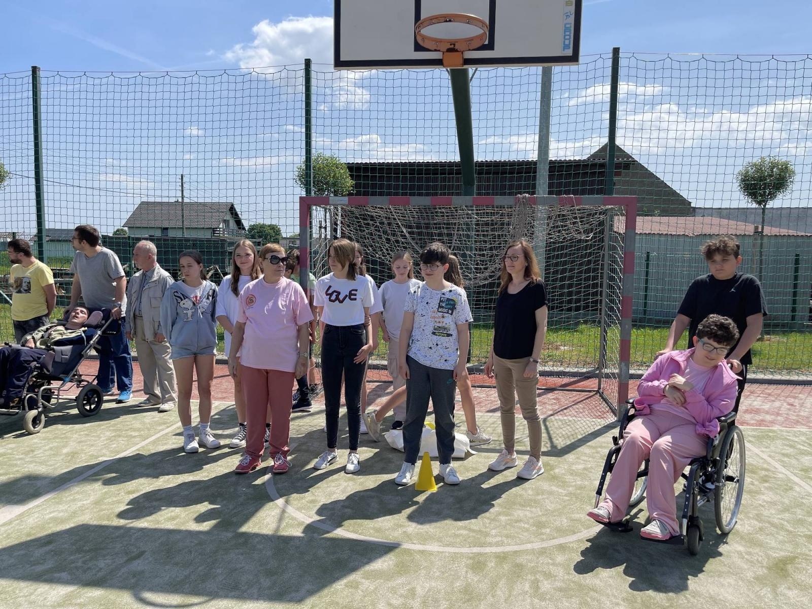 Zdjęcie w galerii na portalu naszraciborz.pl: Dzień Wdzięczności w Szkole Podstawowej w Bieńkowicach wiadomości z regionu