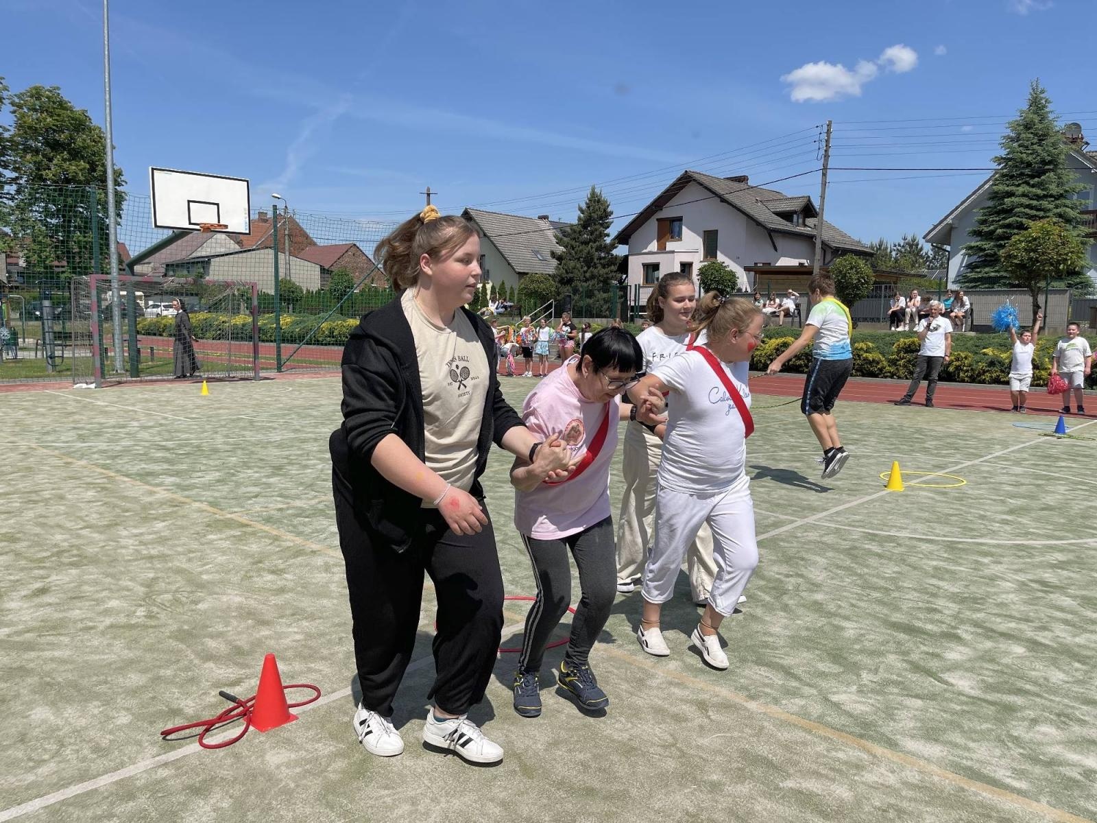 Zdjęcie w galerii na portalu naszraciborz.pl: Dzień Wdzięczności w Szkole Podstawowej w Bieńkowicach wiadomości z regionu