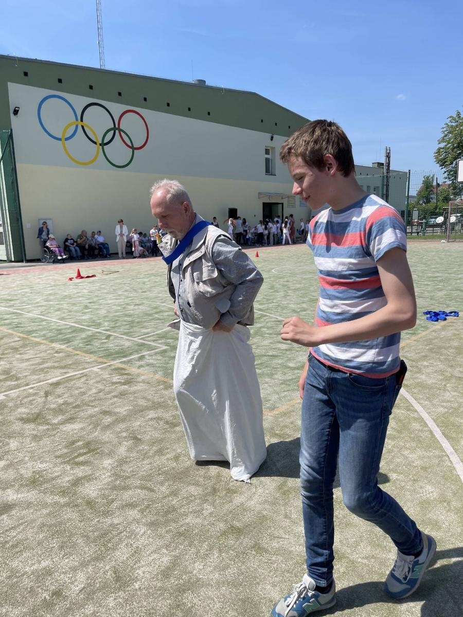 Zdjęcie w galerii na portalu naszraciborz.pl: Dzień Wdzięczności w Szkole Podstawowej w Bieńkowicach wiadomości z regionu