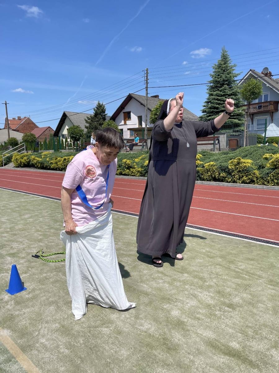 Zdjęcie w galerii na portalu naszraciborz.pl: Dzień Wdzięczności w Szkole Podstawowej w Bieńkowicach wiadomości z regionu