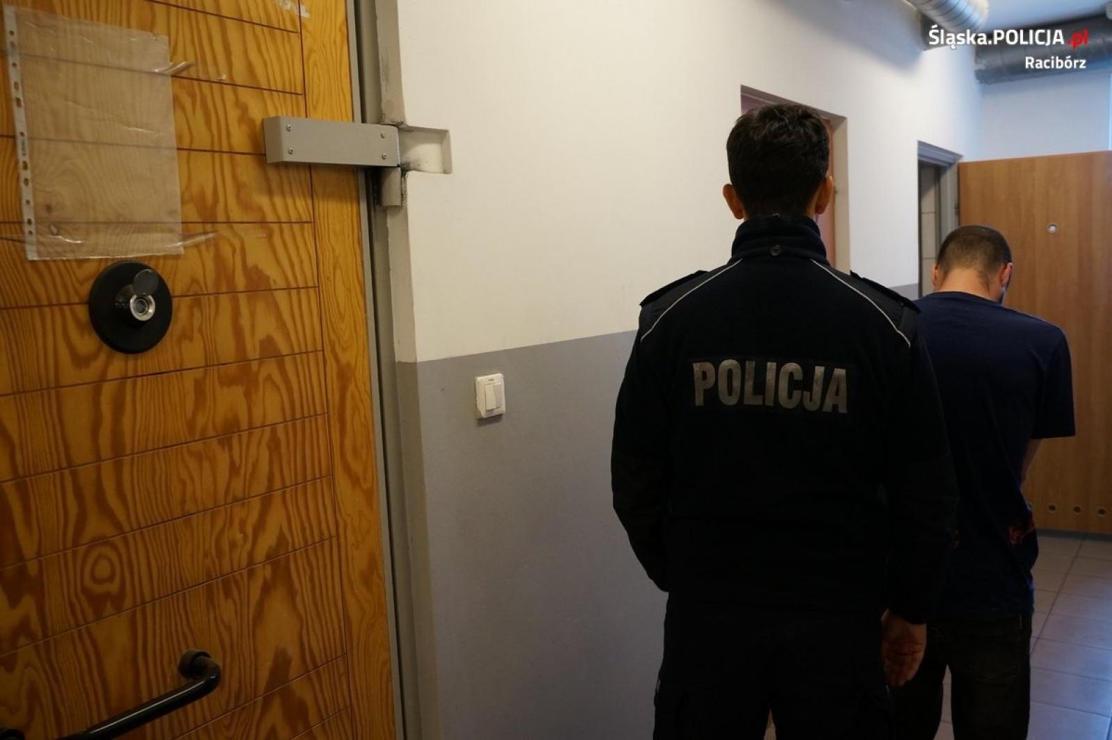 Zdjęcie w galerii na portalu naszraciborz.pl: W garażu na Ocicach ujawniono duże ilości narkotyków wiadomości z regionu