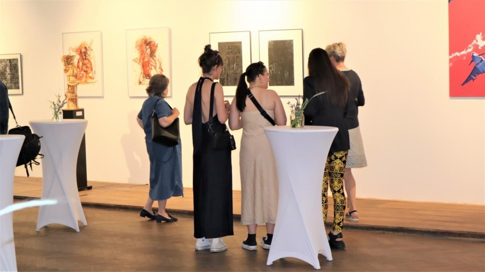 Zdjęcie w galerii na portalu naszraciborz.pl: Raciborzanki na 14. Wystawie Sztuki Zawodowców w niemieckim powiecie Elbe-Elster wiadomości z regionu