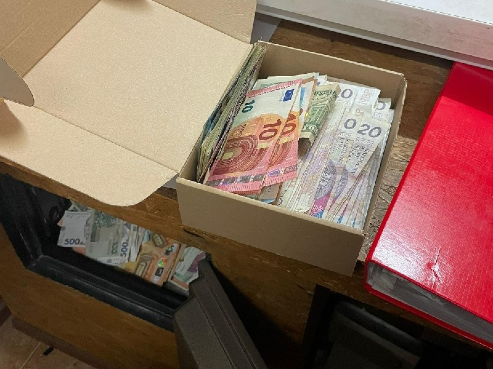 Zdjęcie w galerii na portalu naszraciborz.pl: Zlikwidowano grupę zajmującą się praniem brudnych pieniędzy wiadomości z regionu