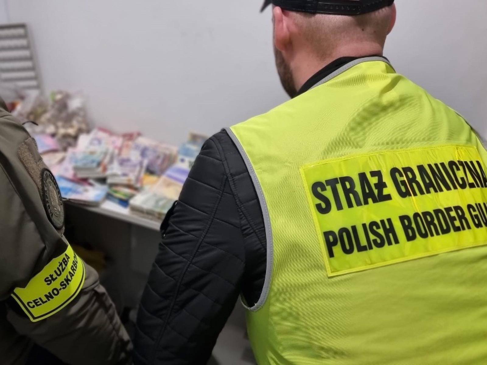 Zdjęcie w galerii na portalu naszraciborz.pl: Zlikwidowano grupę zajmującą się praniem brudnych pieniędzy wiadomości z regionu