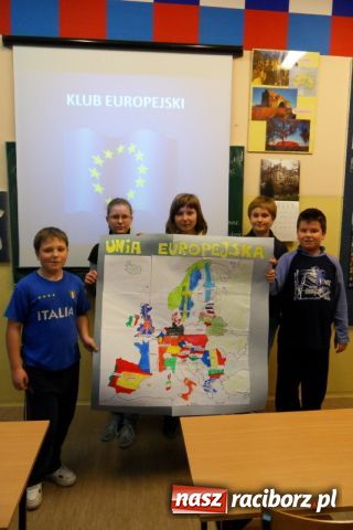 Zdjęcie w galerii na portalu naszraciborz.pl: Banany w czekoladzie, banki słów...  wiadomości z regionu