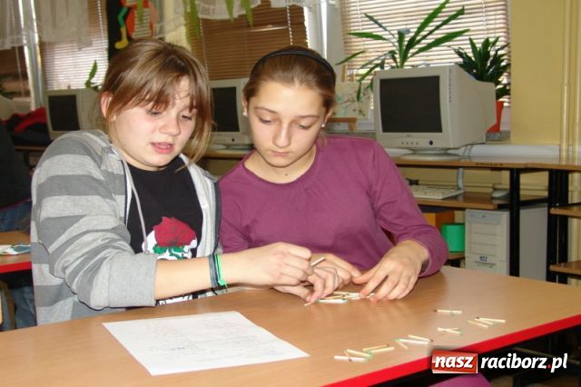 Zdjęcie w galerii na portalu naszraciborz.pl: Banany w czekoladzie, banki słów...  wiadomości z regionu