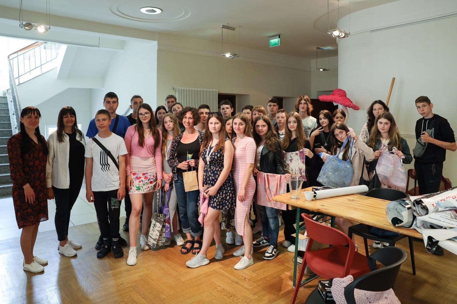 Zdjęcie w galerii na portalu naszraciborz.pl: Młodzież z Tyśmienicy z twórczą wizytą w RCK wiadomości z regionu