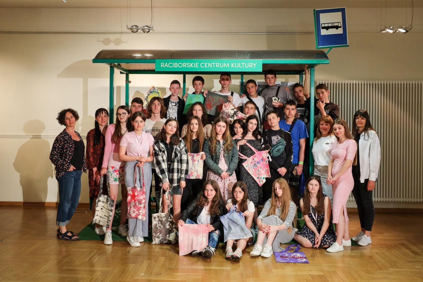 Zdjęcie w galerii na portalu naszraciborz.pl: Młodzież z Tyśmienicy z twórczą wizytą w RCK wiadomości z regionu