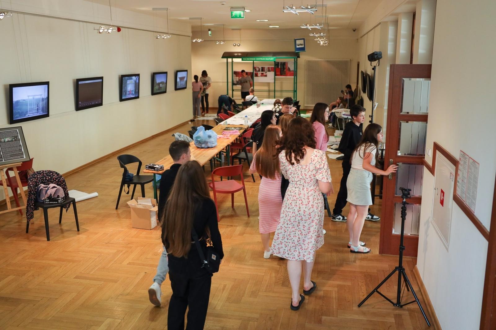 Zdjęcie w galerii na portalu naszraciborz.pl: Młodzież z Tyśmienicy z twórczą wizytą w RCK wiadomości z regionu